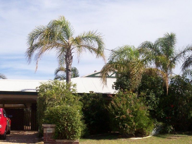 28 Floribunda Avenue, Halls Head WA 6210
