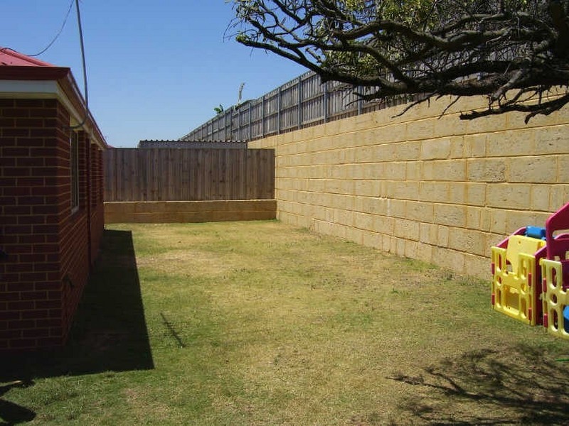 179 Peelwood Parade, Halls Head WA 6210
