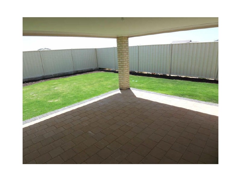 29 Albina Chase, Lakelands WA 6210