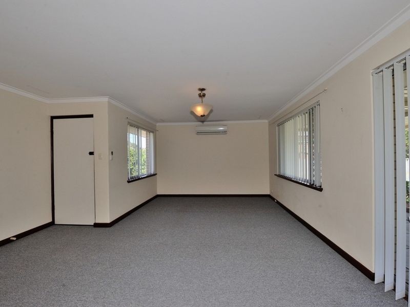 26 Lindley Road, Halls Head WA 6210