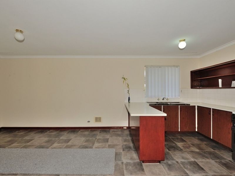 26 Lindley Road, Halls Head WA 6210