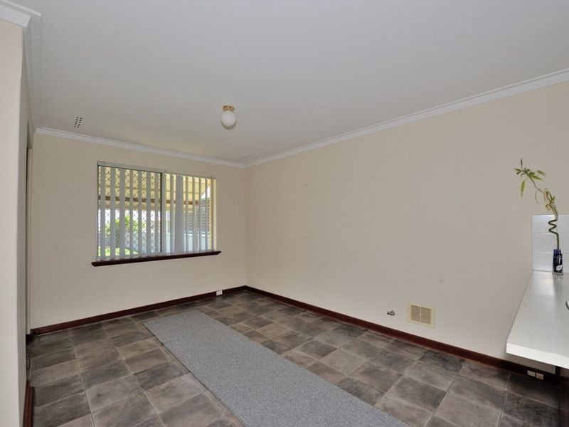 26 Lindley Road, Halls Head WA 6210
