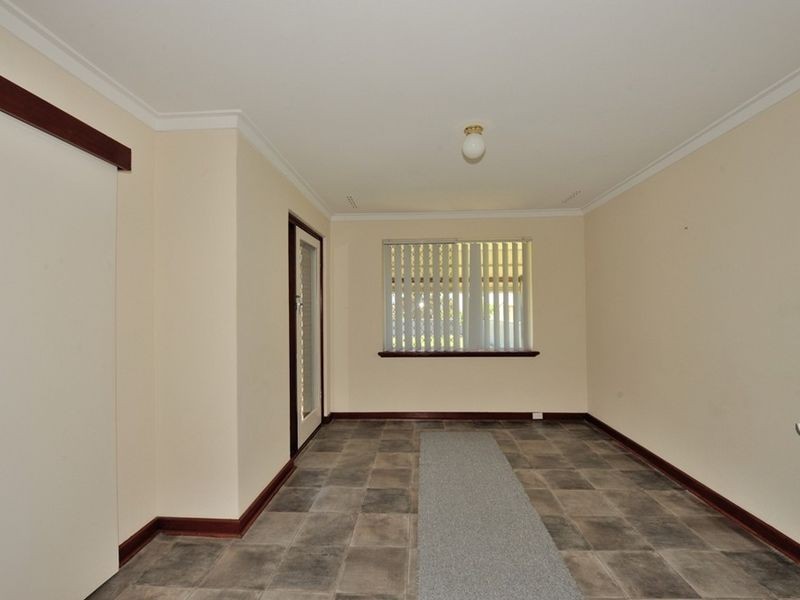 26 Lindley Road, Halls Head WA 6210