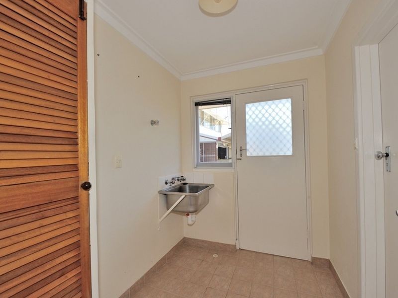 26 Lindley Road, Halls Head WA 6210