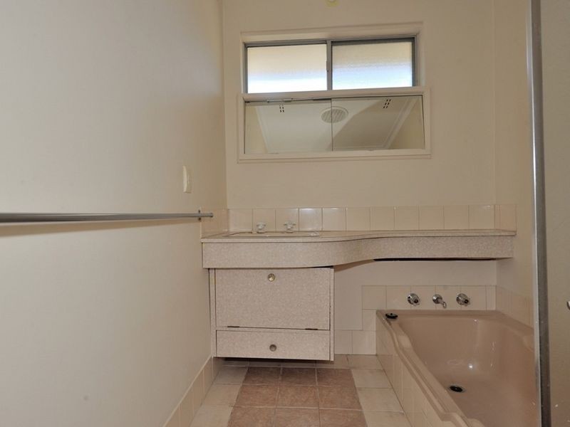 26 Lindley Road, Halls Head WA 6210