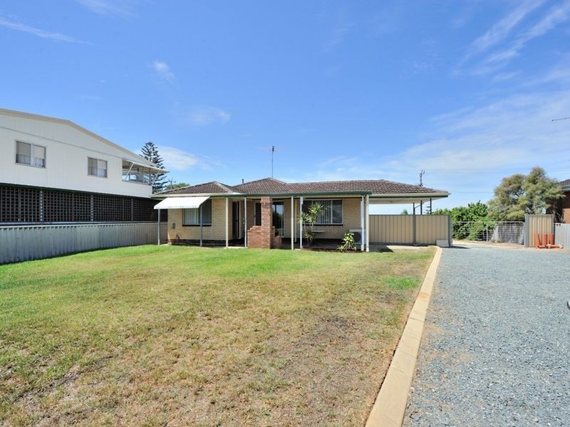26 Lindley Road, Halls Head WA 6210
