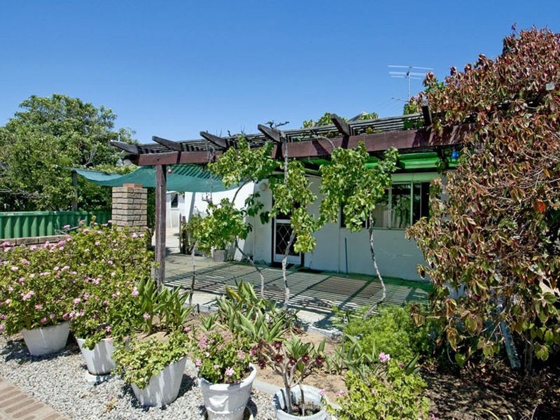 13 Hackett Street, Mandurah WA 6210