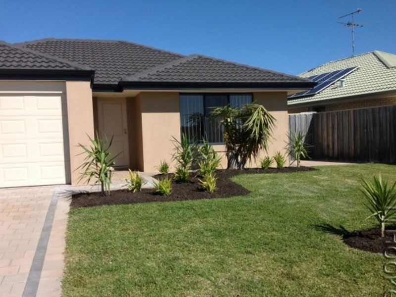 257 Peelwood Parade, Halls Head WA 6210