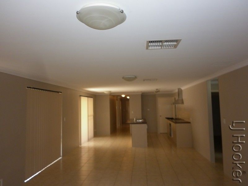 257 Peelwood Parade, Halls Head WA 6210