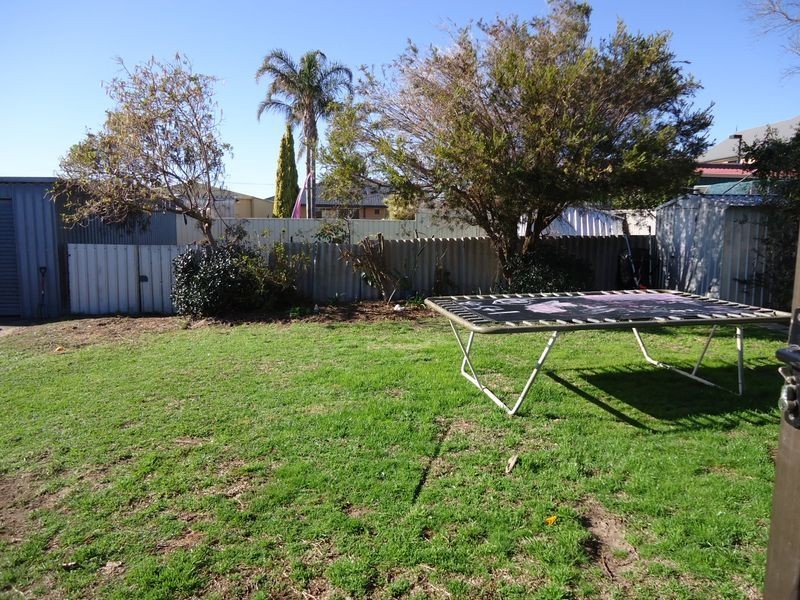 3 Lindley Road, Halls Head WA 6210