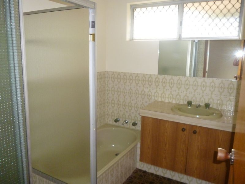 3 Lindley Road, Halls Head WA 6210