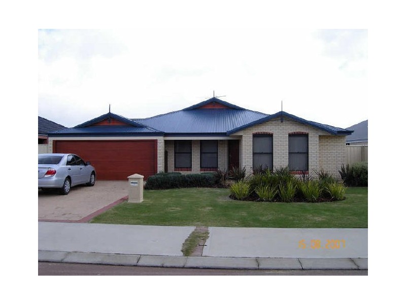 16 Royston Way, Lakelands WA 6210