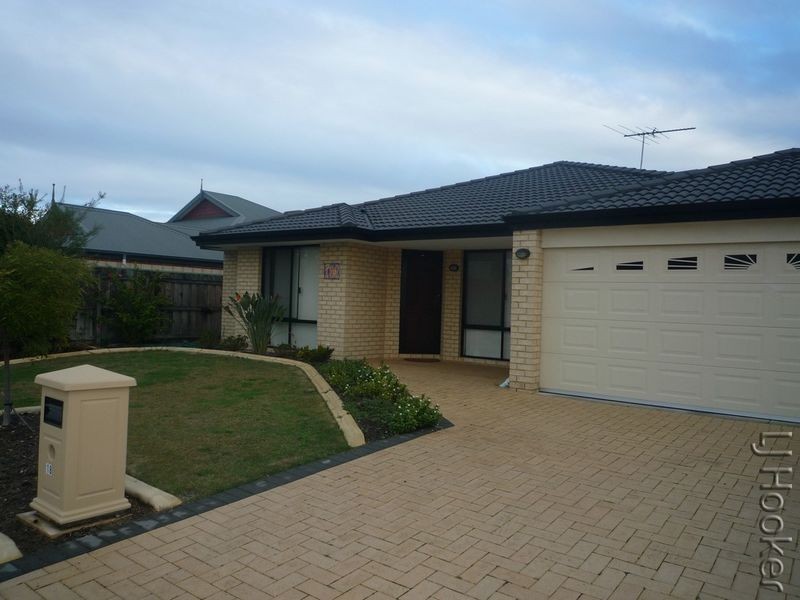 182 Peelwood Parade, Halls Head WA 6210