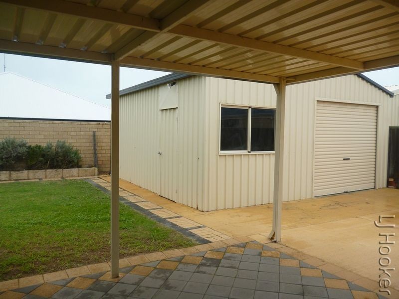 182 Peelwood Parade, Halls Head WA 6210
