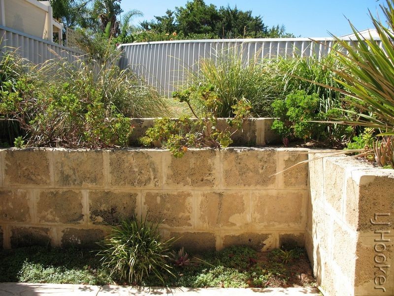 7B Coppercups Place, Halls Head WA 6210