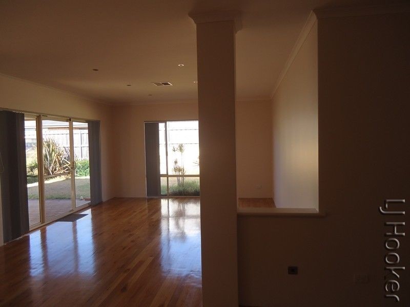 49 Buttercup Parkway, Halls Head WA 6210