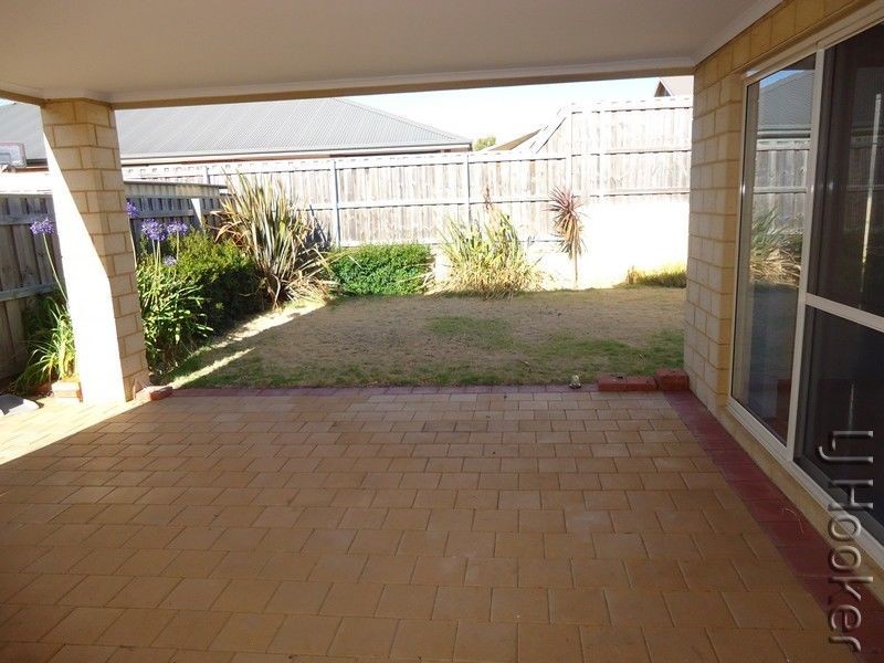 49 Buttercup Parkway, Halls Head WA 6210