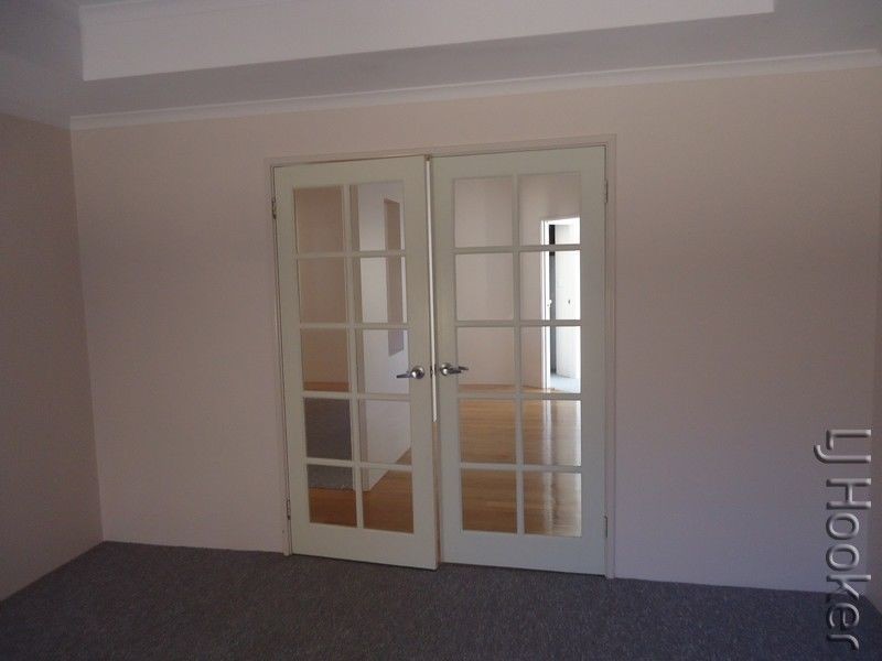 49 Buttercup Parkway, Halls Head WA 6210