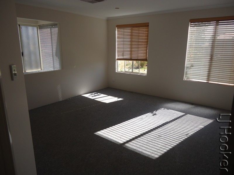 49 Buttercup Parkway, Halls Head WA 6210