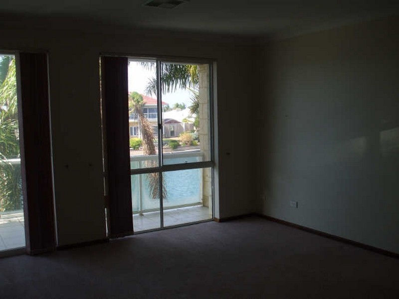 78 Waterside Drive, Dudley Park WA 6210