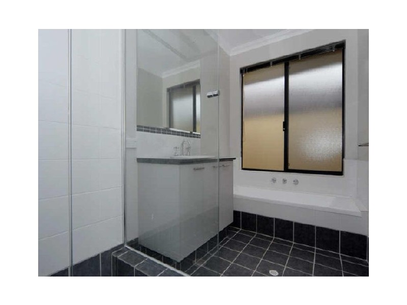 20 Lord Hobart Drive, Madora Bay WA 6210