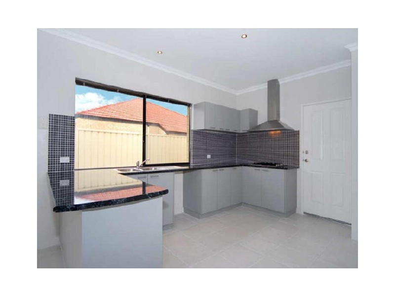 20 Lord Hobart Drive, Madora Bay WA 6210