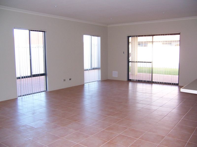 2 Beacon Way, Singleton WA 6175