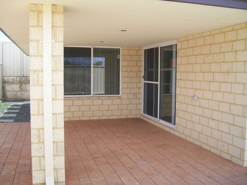 22 Winslow Crest, Lakelands WA 6180