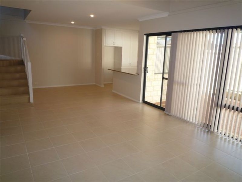 2/83 Tuckey Street, Mandurah WA 6210