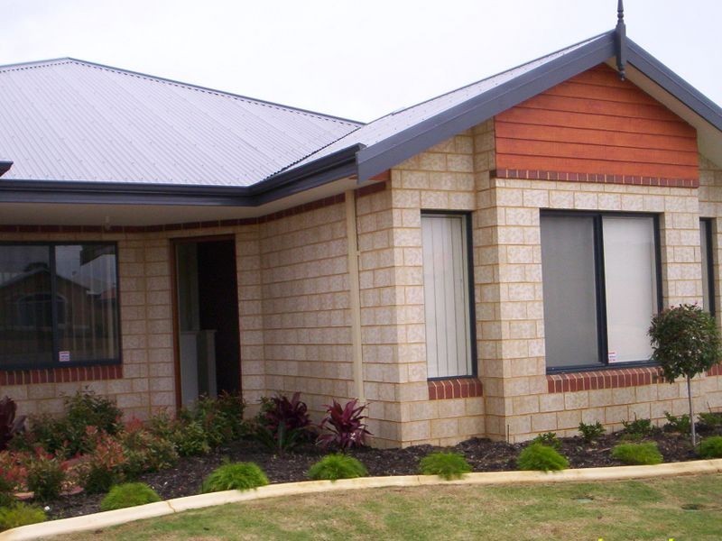 196 Peelwood Parade, Halls Head WA 6210