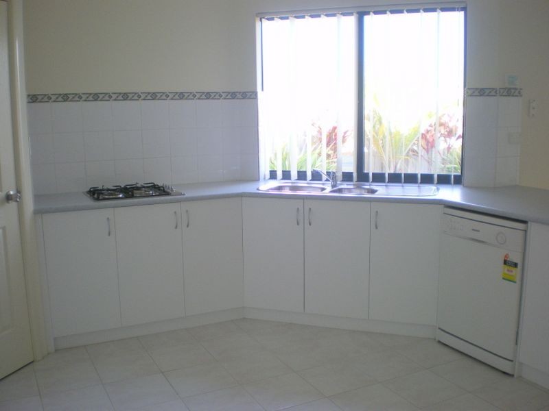 196 Peelwood Parade, Halls Head WA 6210