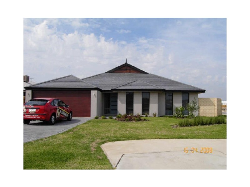 275 Peelwood Parade, Halls Head WA 6210