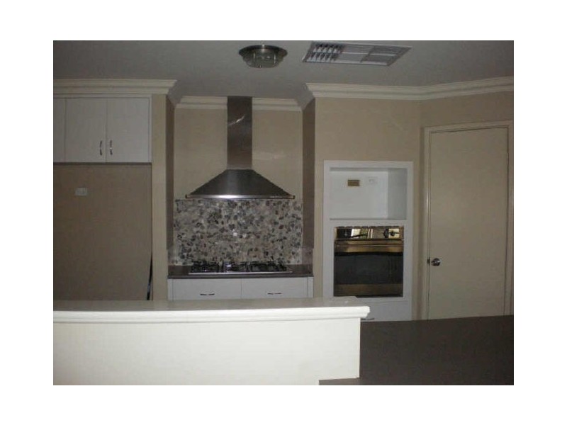 5 Myalla Pass, Lakelands WA 6210