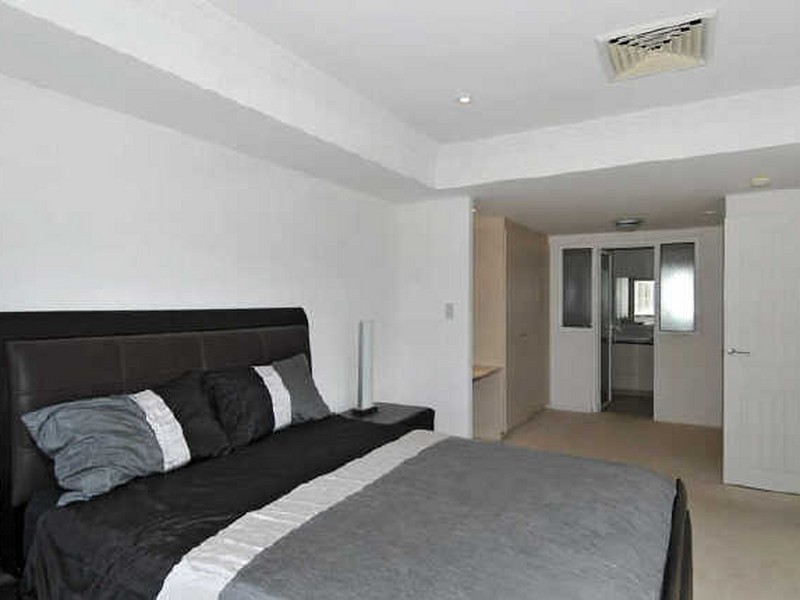 6/1 Breakwater Parade, Mandurah WA 6210