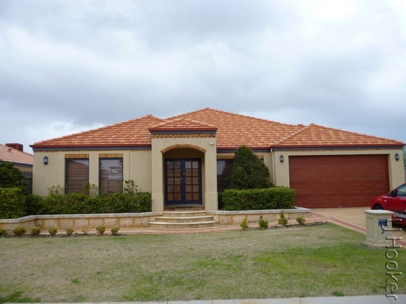 7 Whitegum Pass, Halls Head WA 6210