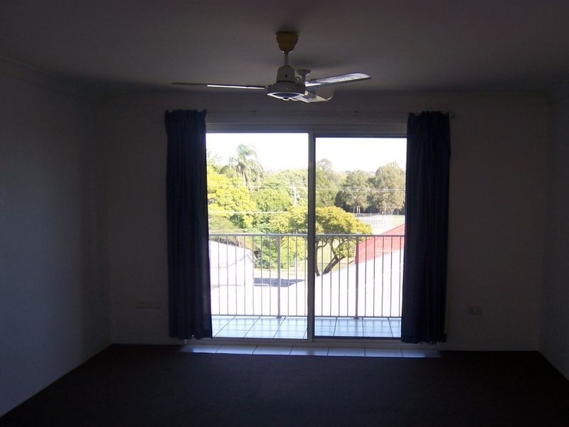 4/9 Ninth Avenue, Coorparoo QLD 4151