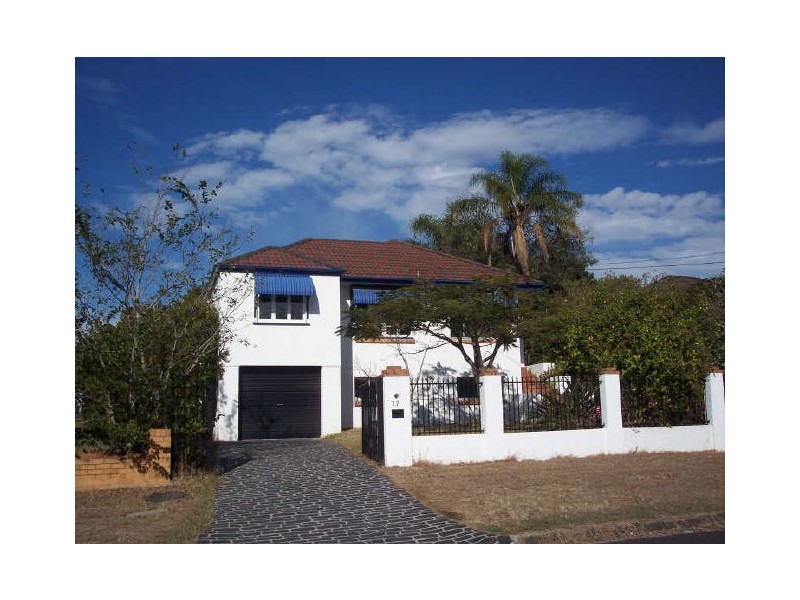 77 Morehead Avenue, Norman Park QLD 4170