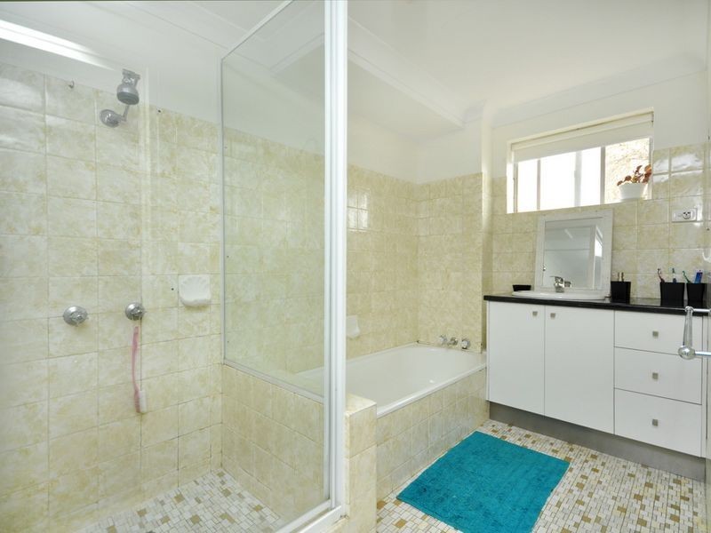 1/60 Earl Street, Greenslopes QLD 4120