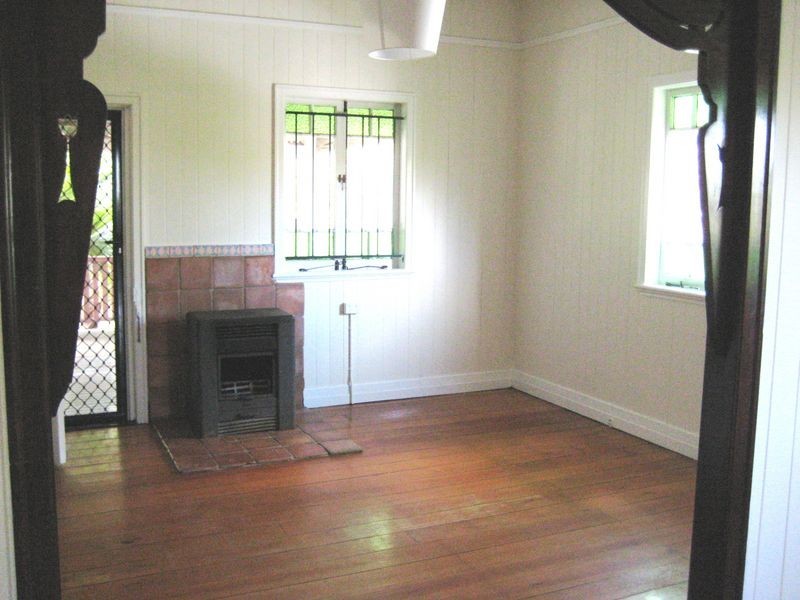 26 Brown Street, Camp Hill QLD 4152