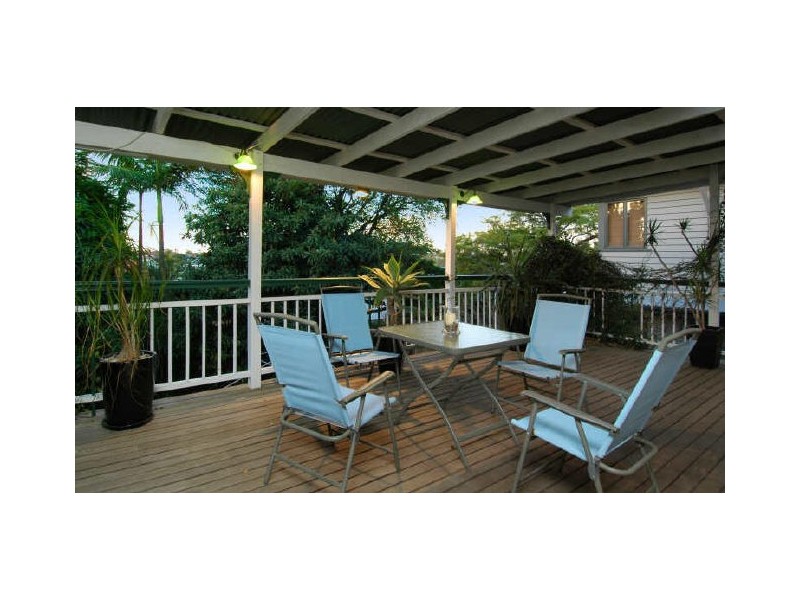 48 Newman Avenue, Camp Hill QLD 4152