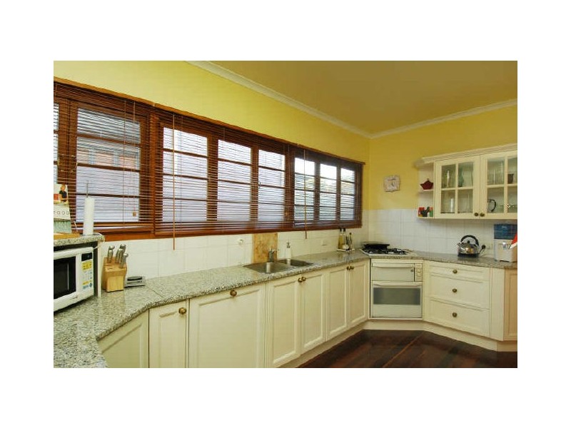 48 Newman Avenue, Camp Hill QLD 4152