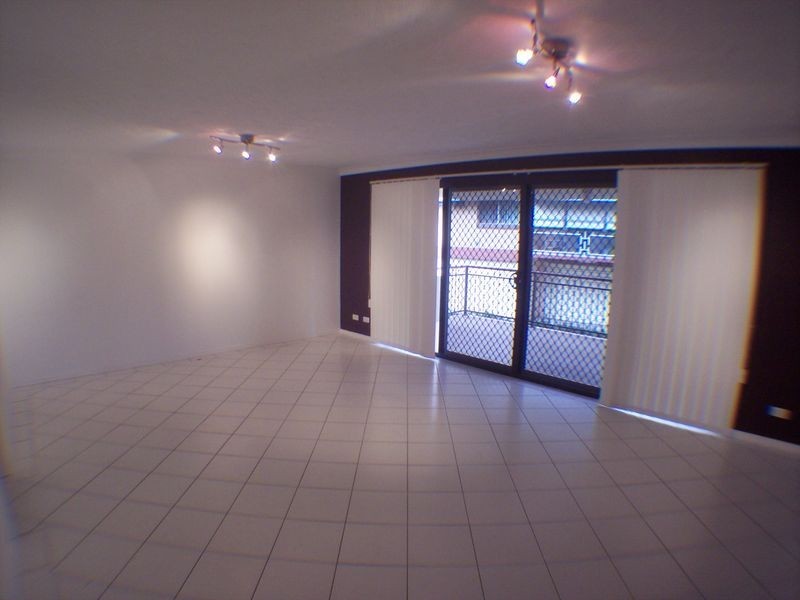 2/338 Cornwall Street, Greenslopes QLD 4120