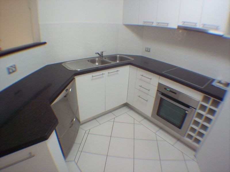 2/338 Cornwall Street, Greenslopes QLD 4120