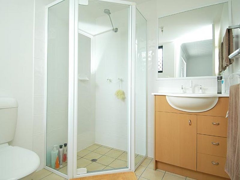 2/338 Cornwall Street, Greenslopes QLD 4120