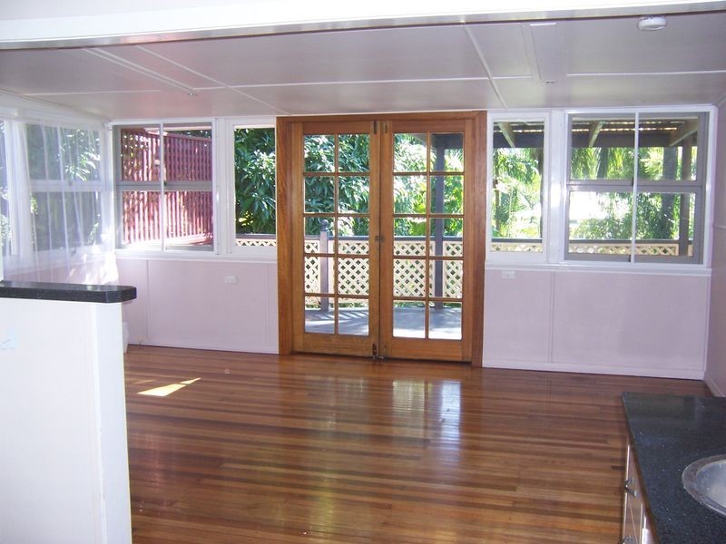 11 Dale Street, Coorparoo QLD 4151