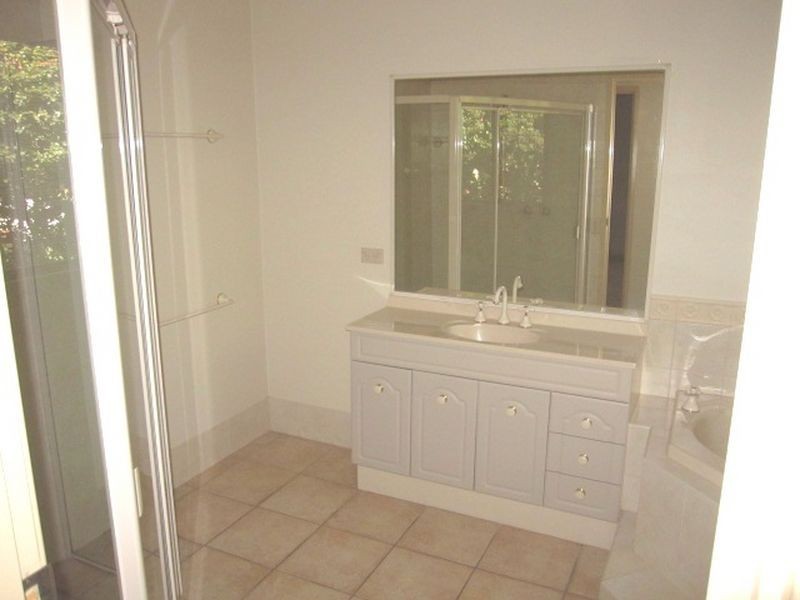 65 Tallow Wood Place, Mount Gravatt East QLD 4122