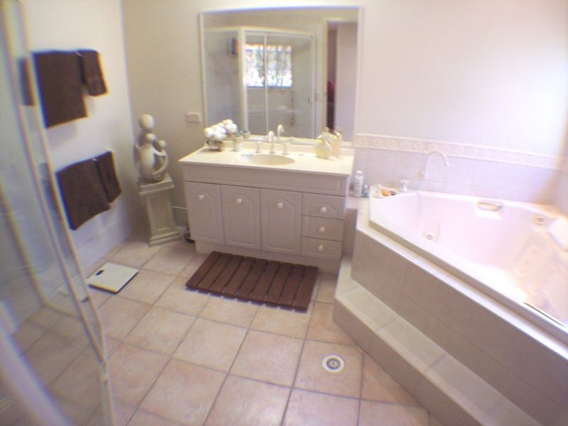 65 Tallow Wood Place, Mount Gravatt East QLD 4122