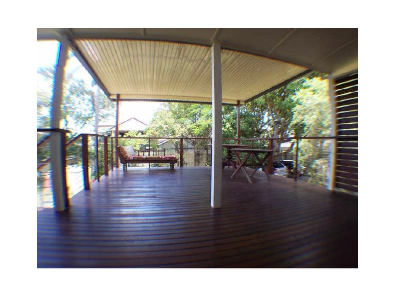 84 Mcilwraith Avenue, Norman Park QLD 4170