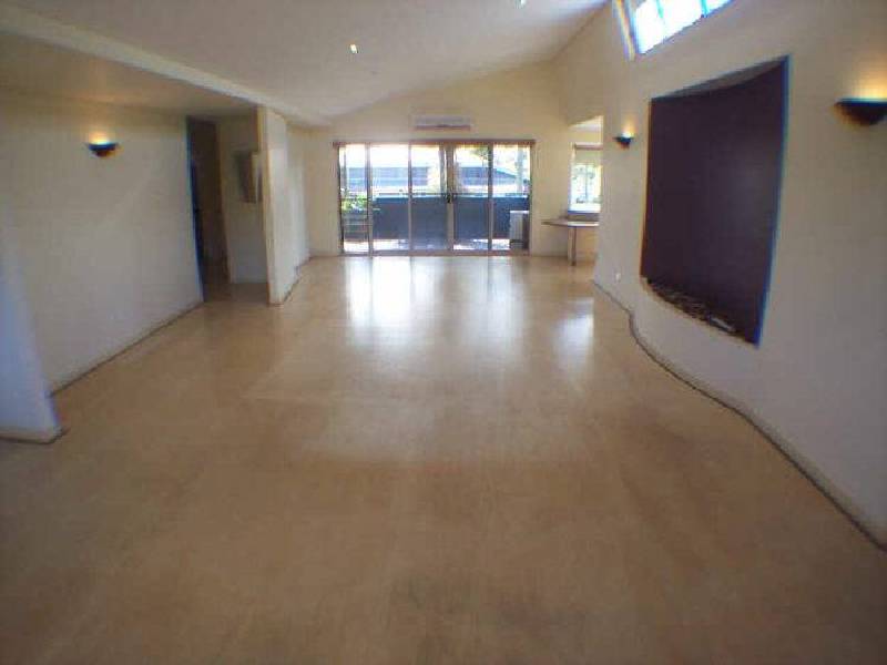 28 Churchill Street, Woolloongabba QLD 4102