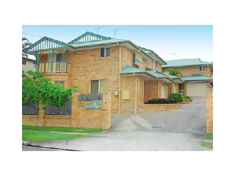 1/70 Denman Street, Greenslopes QLD 4120